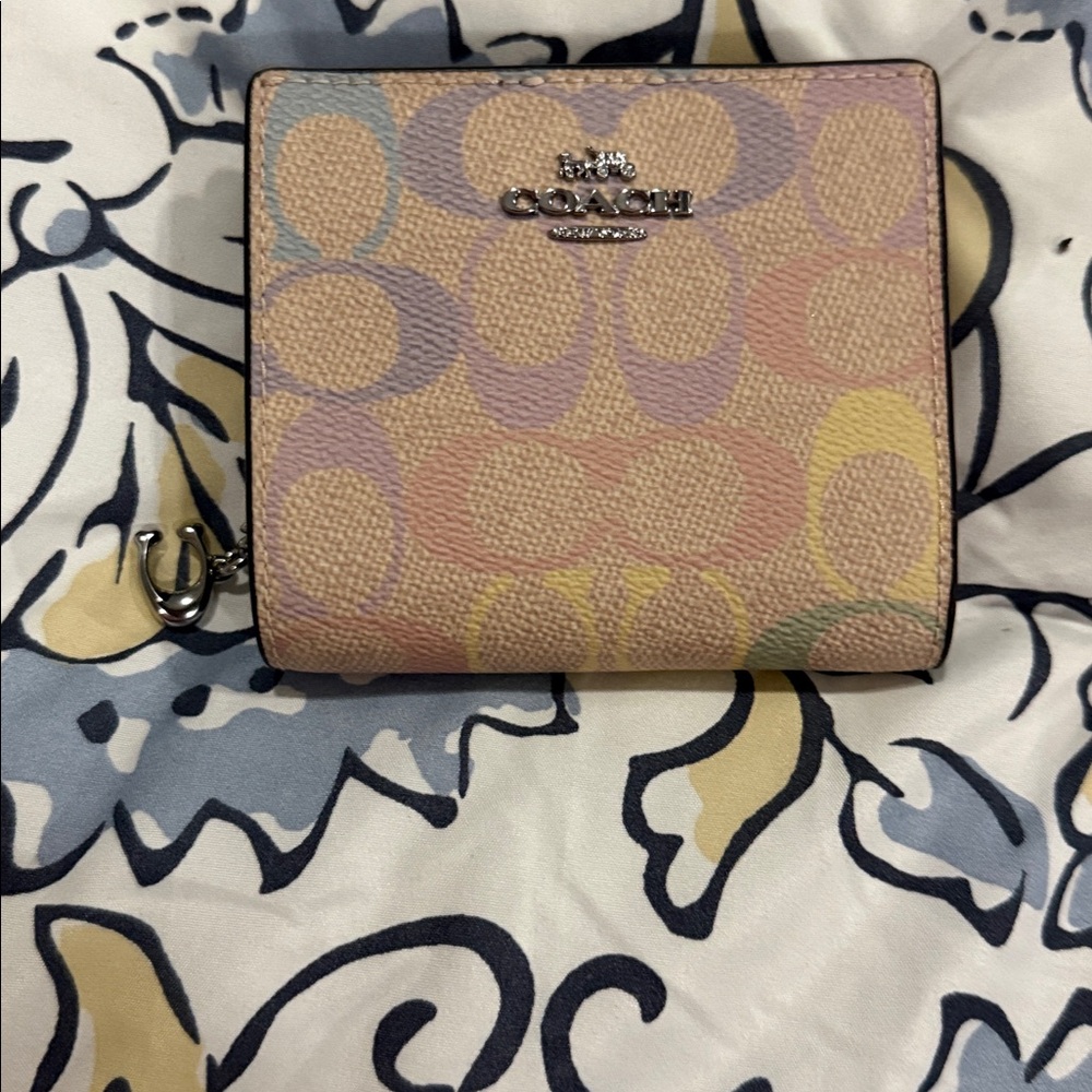Snap Wallet In Rainbow Signature Canvas - Picture 4 of 7